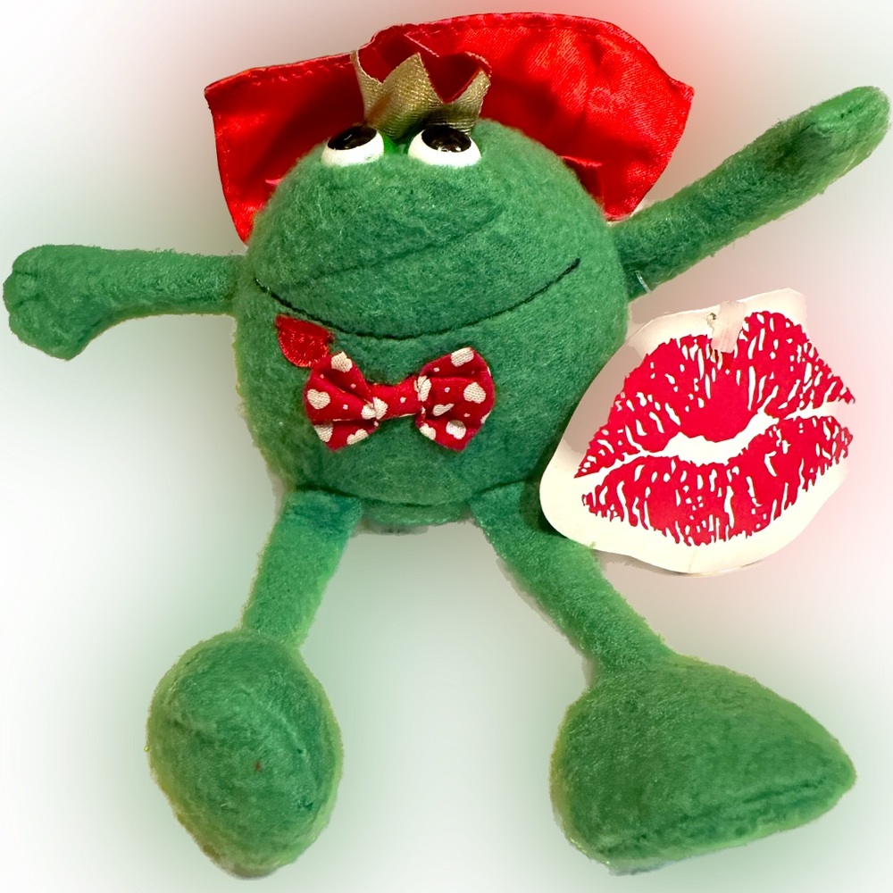 VTG HALLMARK PLUSH FROG PRINCE KISS TAG VALENTINE HEART LOVE PROPOSAL GREEN 6”